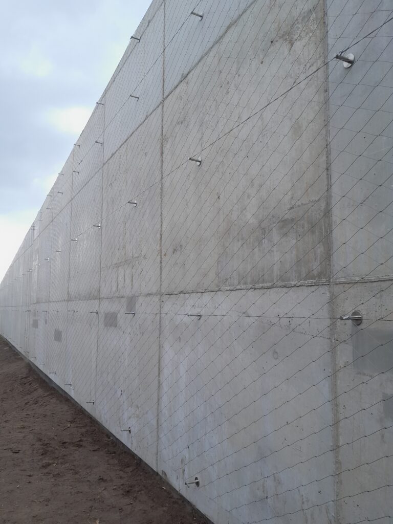 RVS kabelnetten als constructie voor groengevels, vergroening van het straatbeeld