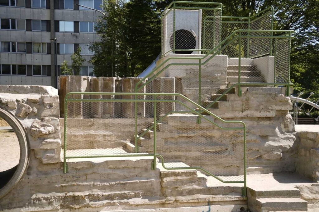rvs kabelnetten in het park van nieuw Gent