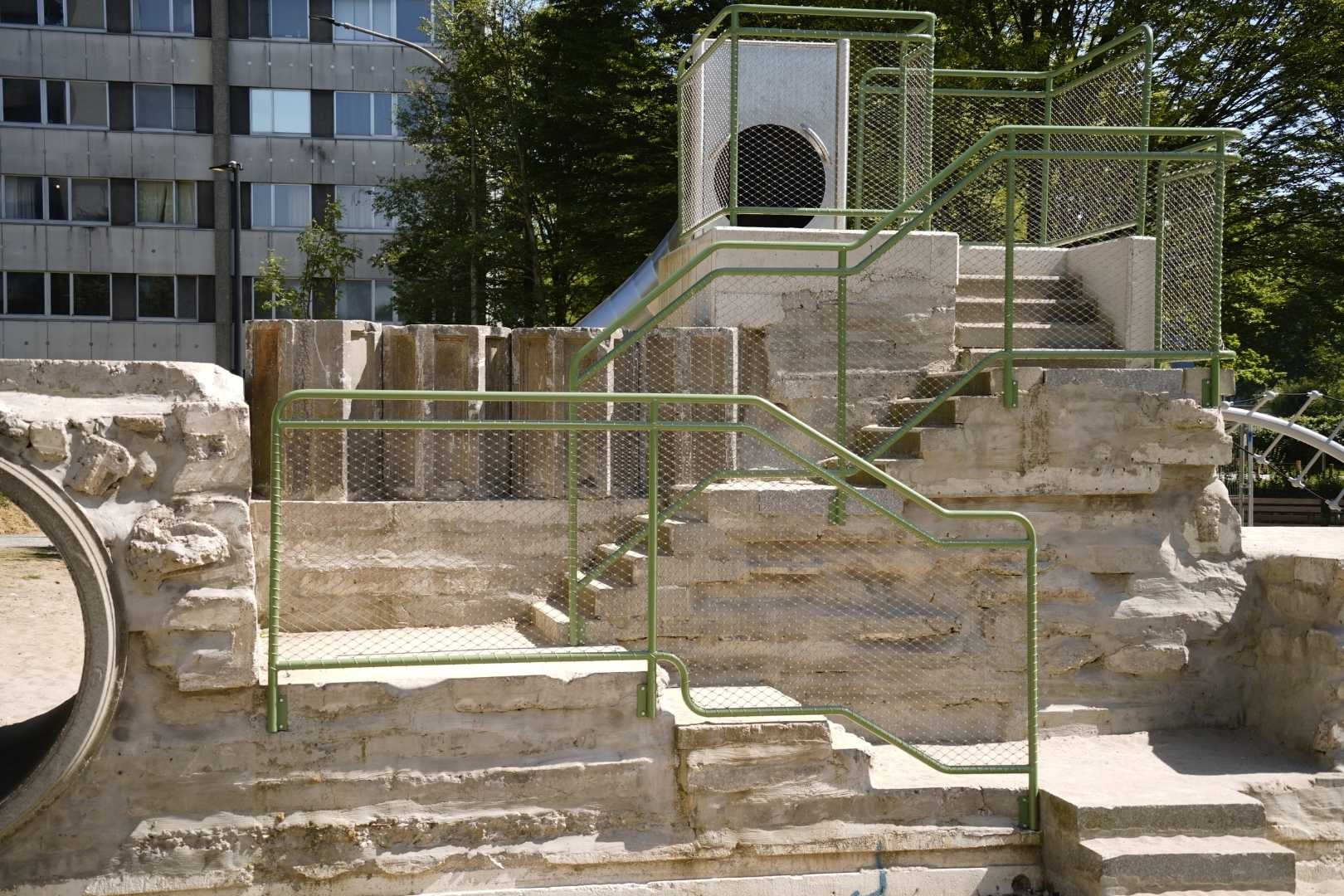 rvs kabelnetten in het park van nieuw Gent